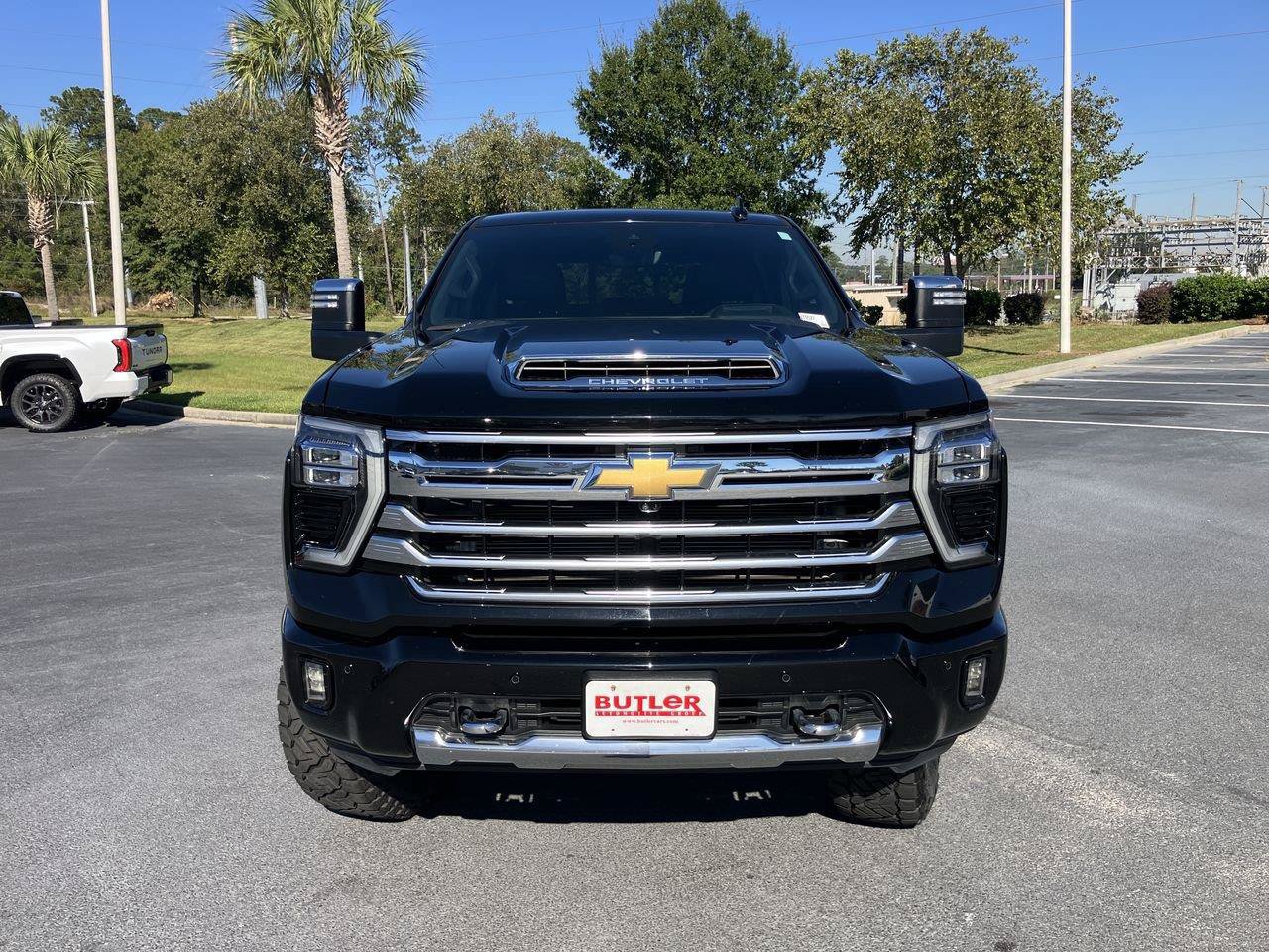 Used 2024 Chevrolet Silverado 3500 High Country w/ High Country Premium Package AWD/4WD image 8