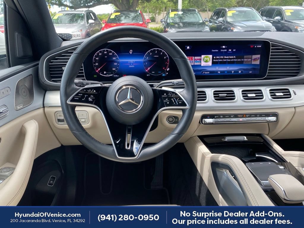 Used 2025 Mercedes-Benz GLS 450 4MATIC image 3