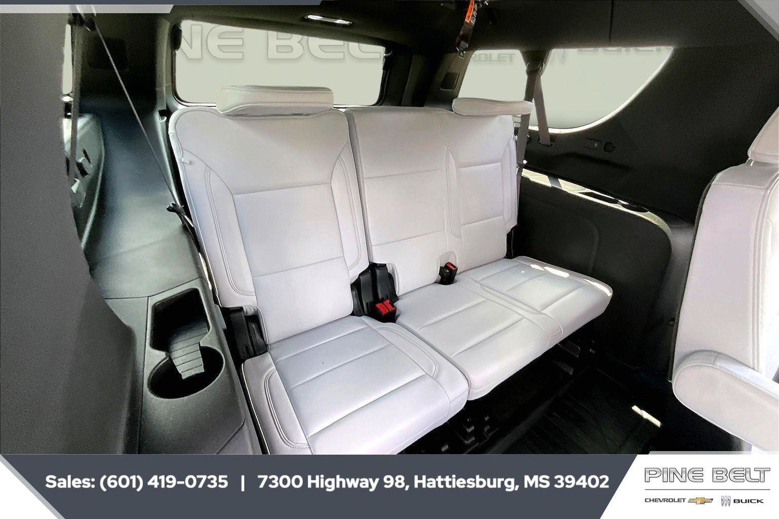 Used 2025 Chevrolet Suburban Premier image 21
