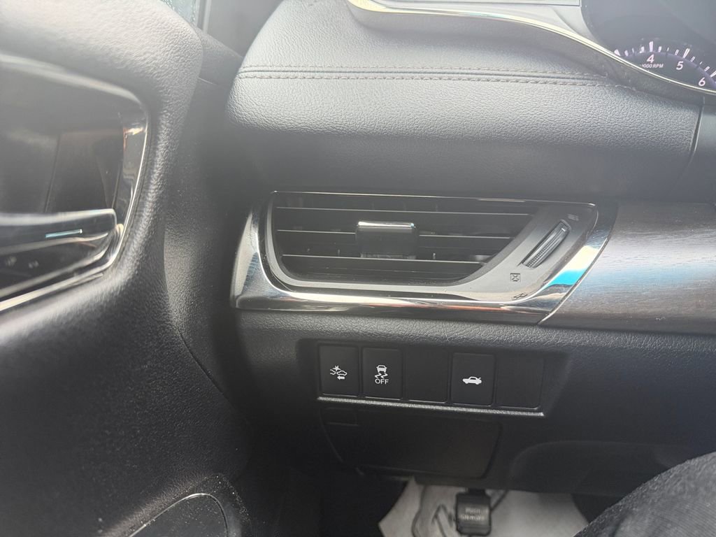 Used 2018 Toyota Avalon XLE w/ Carpet Mat Package image 25