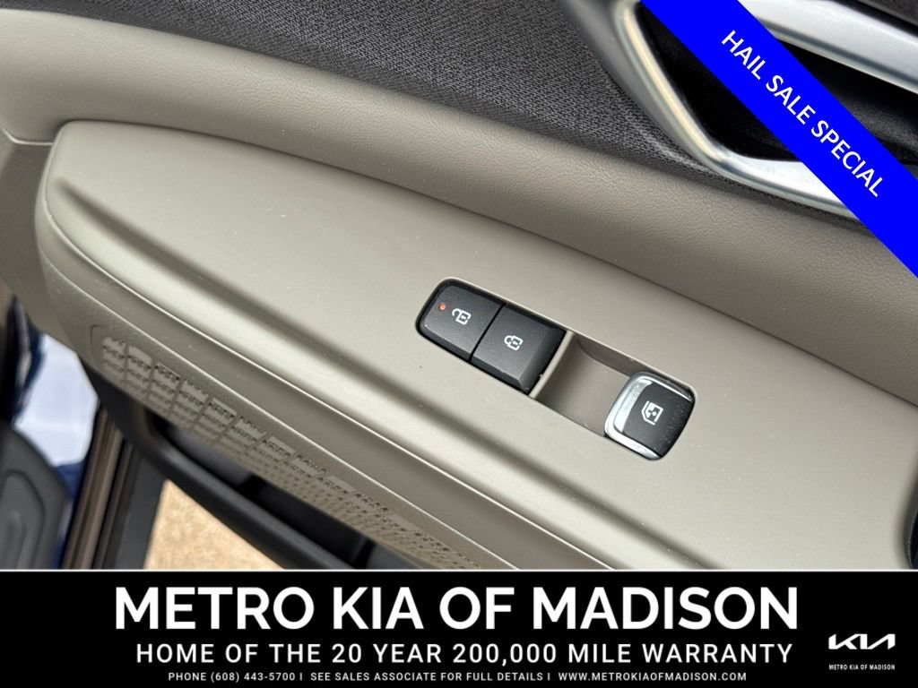 Used 2026 Kia Carnival EX FWD image 40