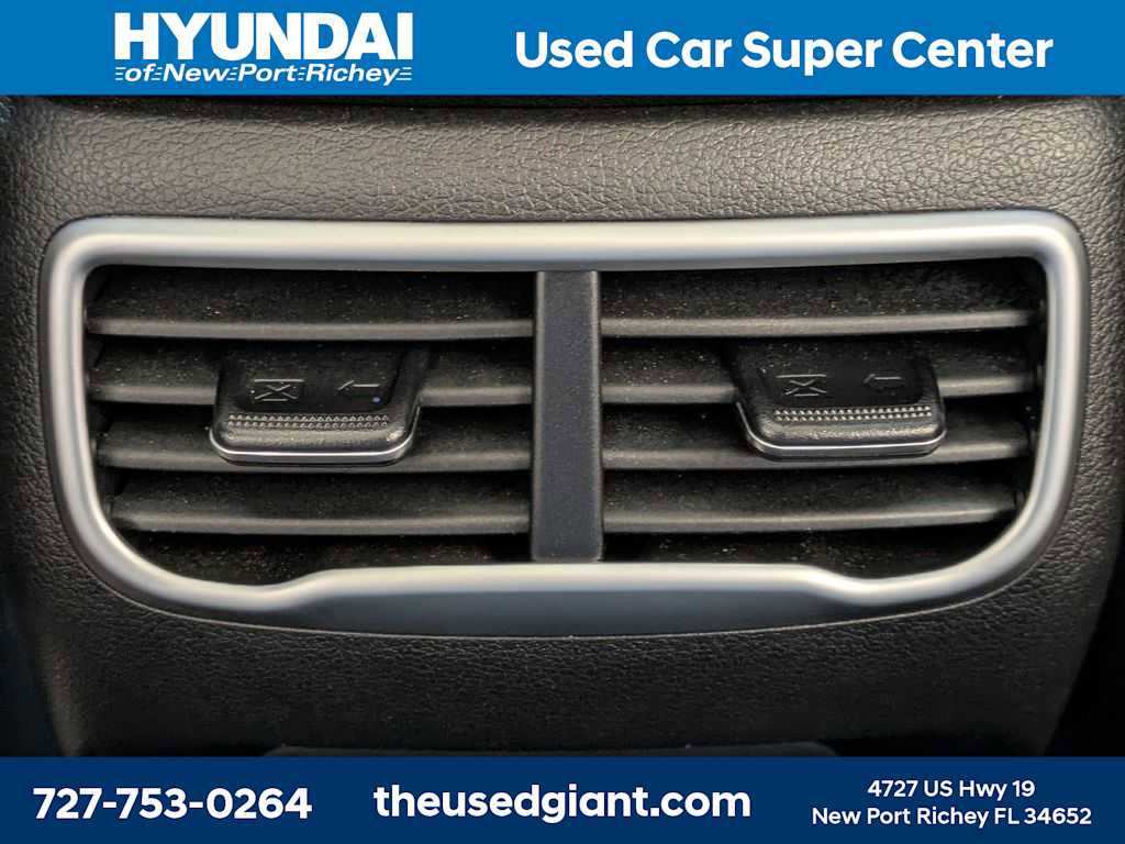 Used 2023 Hyundai Santa Fe SEL AWD/4WD image 17