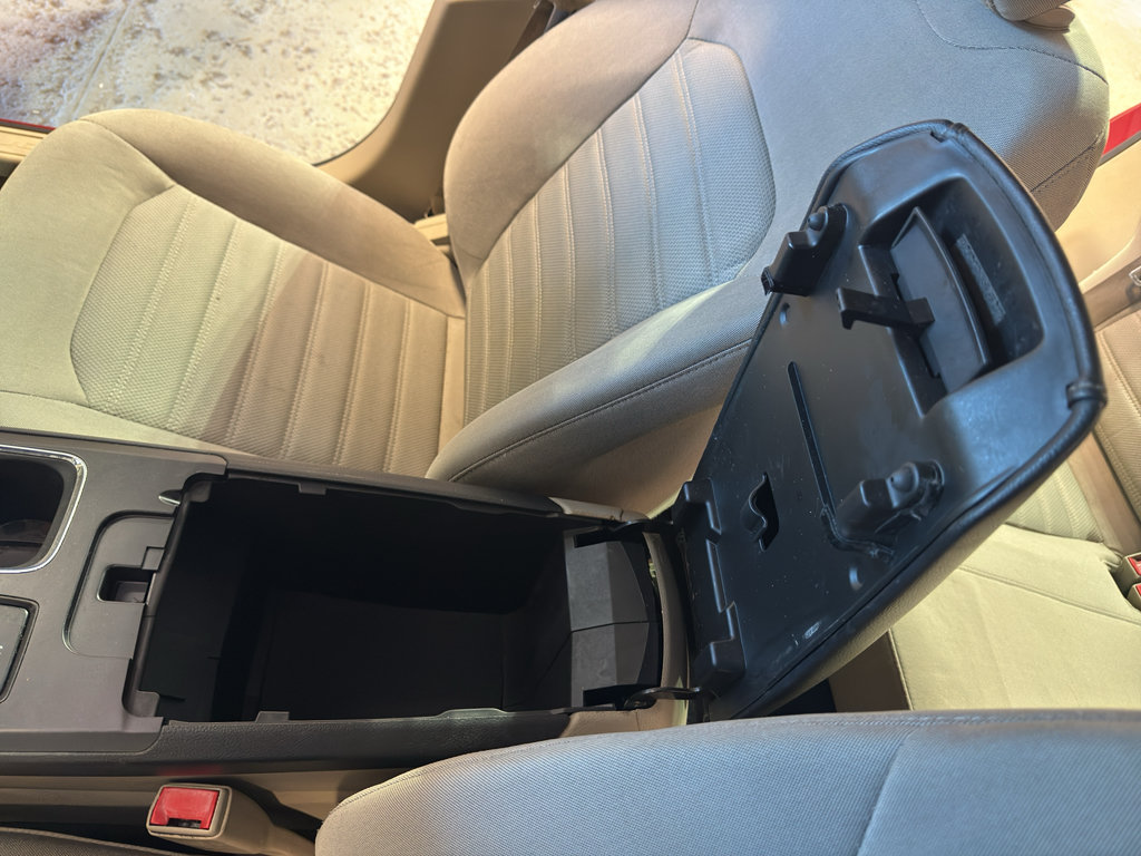 Used 2020 Ford Fusion SE FWD image 21