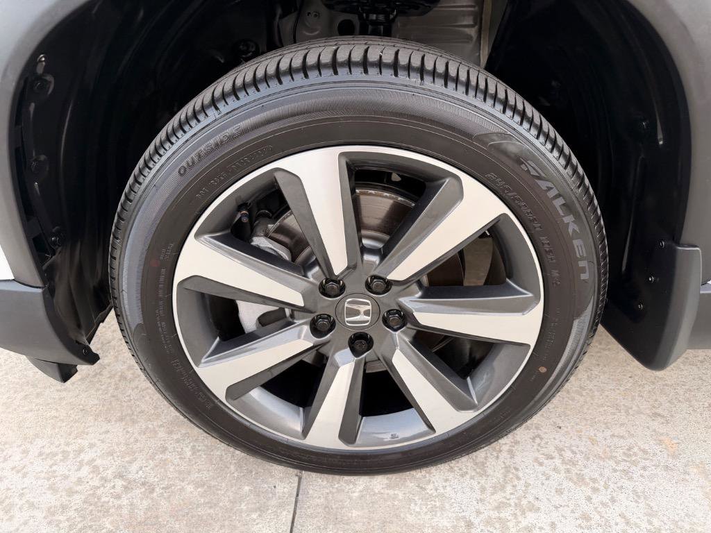 Used 2025 Honda Pilot Touring image 17