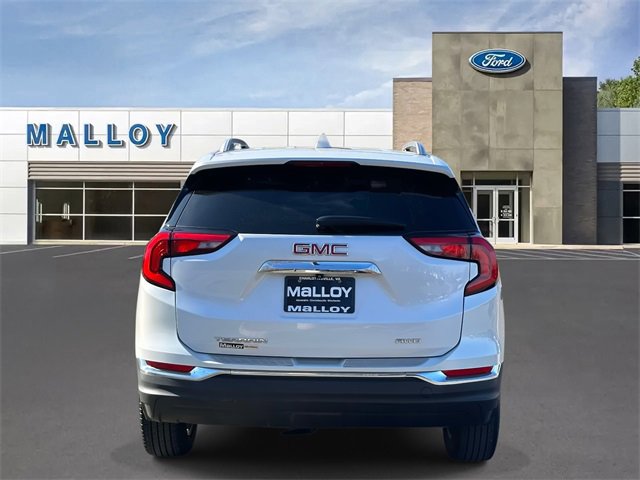 Used 2021 GMC Terrain SLT w/ LPO, Bright Accent Package image 3