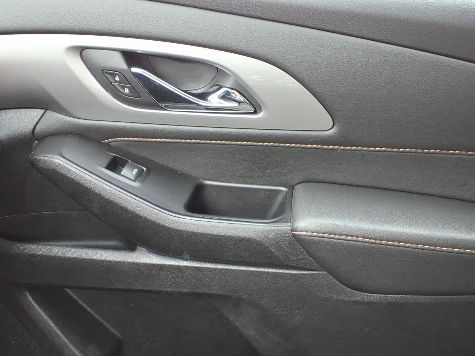 Used 2020 Chevrolet Traverse LT image 20