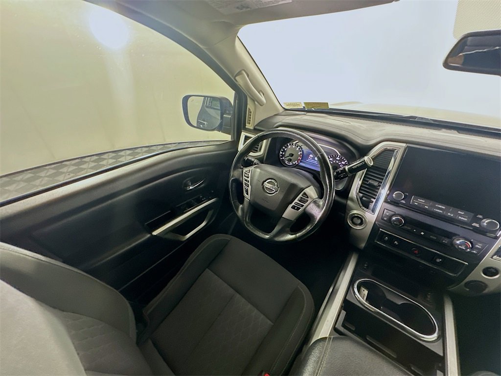 Used 2021 Nissan Titan SV w/ SV Convenience Package image 9