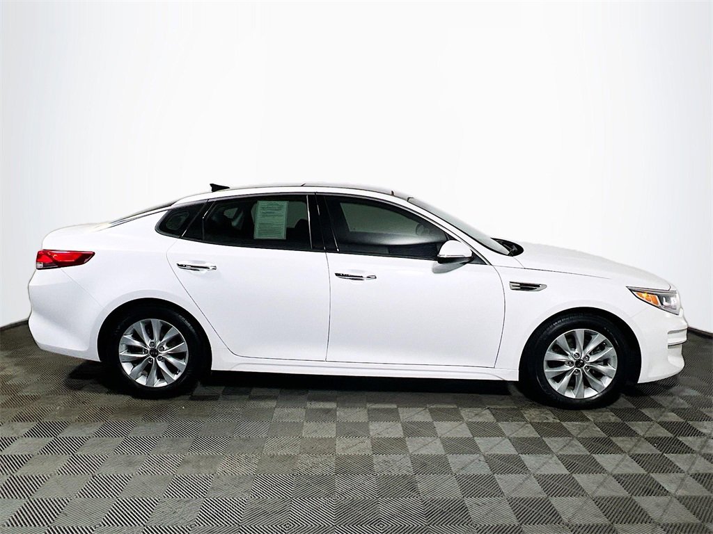 Used 2016 Kia Optima EX w/ Premium Package image 9
