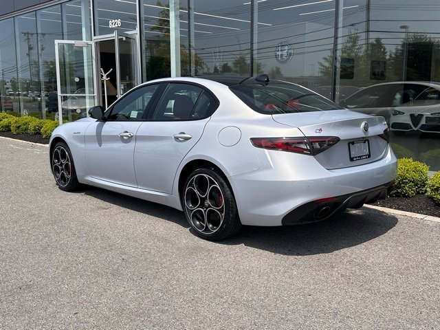 New 2025 Alfa Romeo Giulia AWD image 3