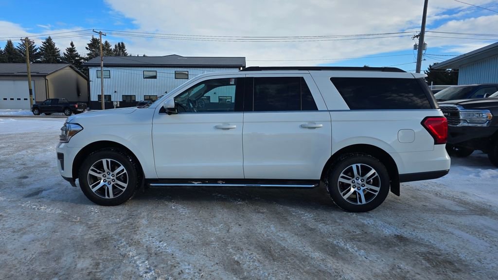 Used 2023 Ford Expedition Max XLT image 1