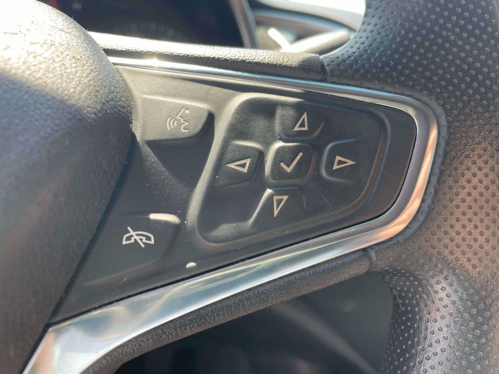 Used 2020 Chevrolet Malibu LS FWD image 19