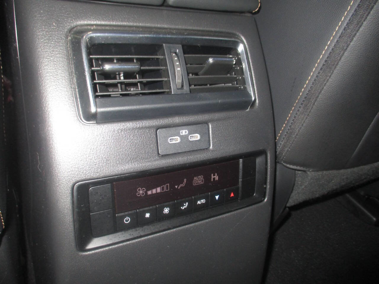 Used 2025 MAZDA CX-70 3.3 Turbo w/ Preferred Package image 14