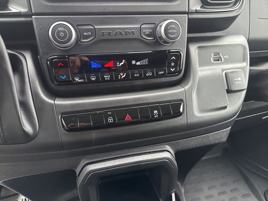 Used 2024 RAM ProMaster 2500 FWD image 21