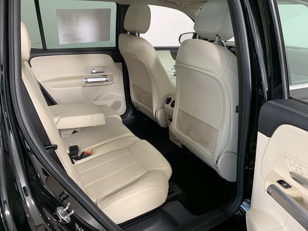Used 2022 Mercedes-Benz GLB 250 4MATIC w/ Premium Package Lite image 36