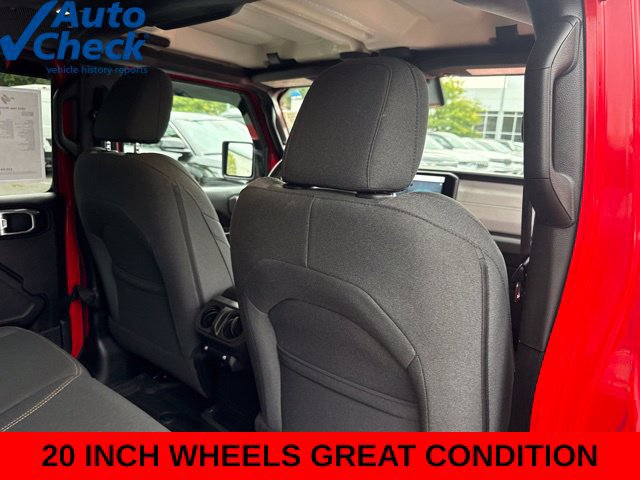 Used 2024 Jeep Wrangler Unlimited w/ Convenience Group AWD/4WD image 23