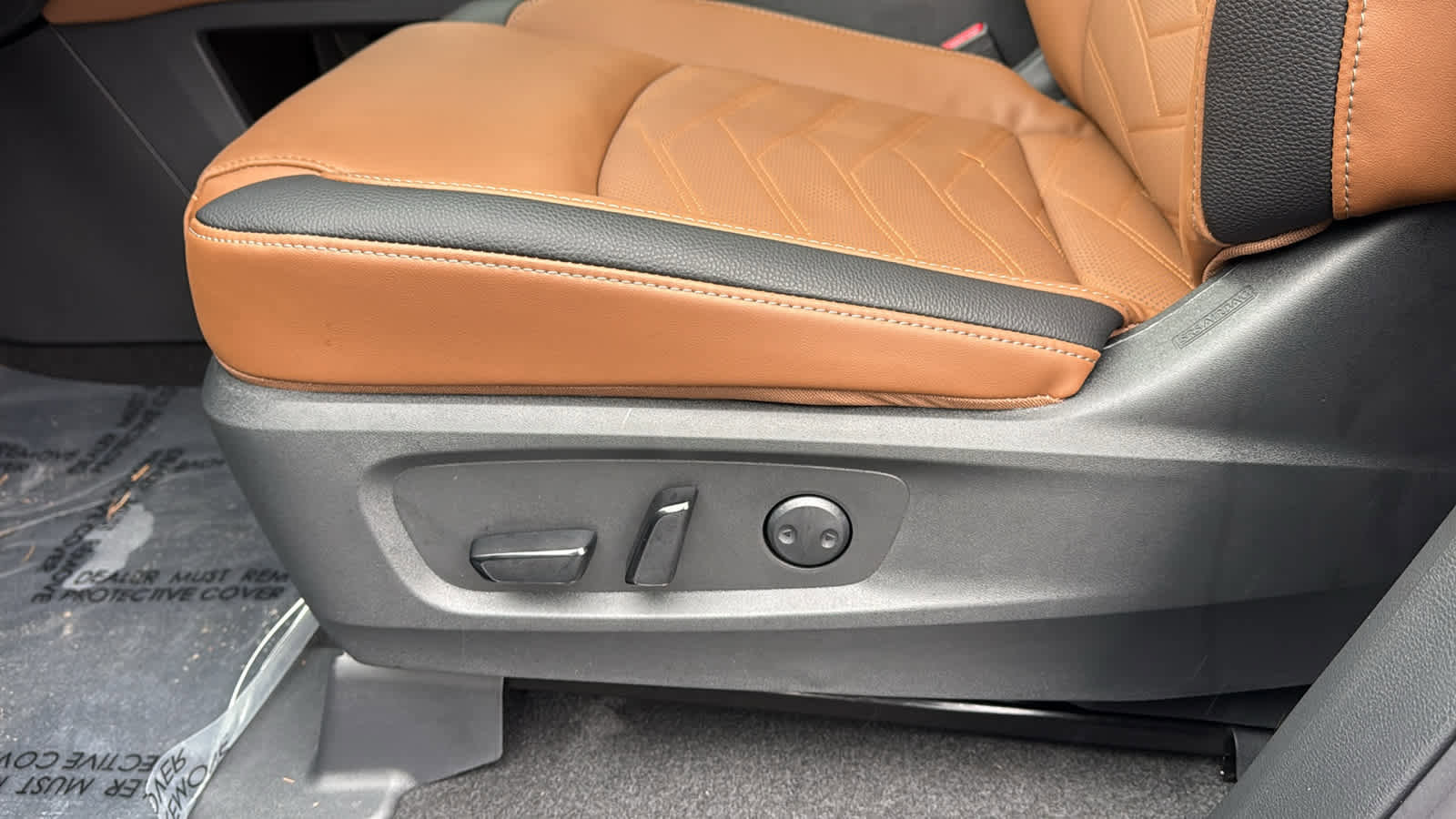 New 2025 Nissan Pathfinder Platinum w/ Cargo Package image 21