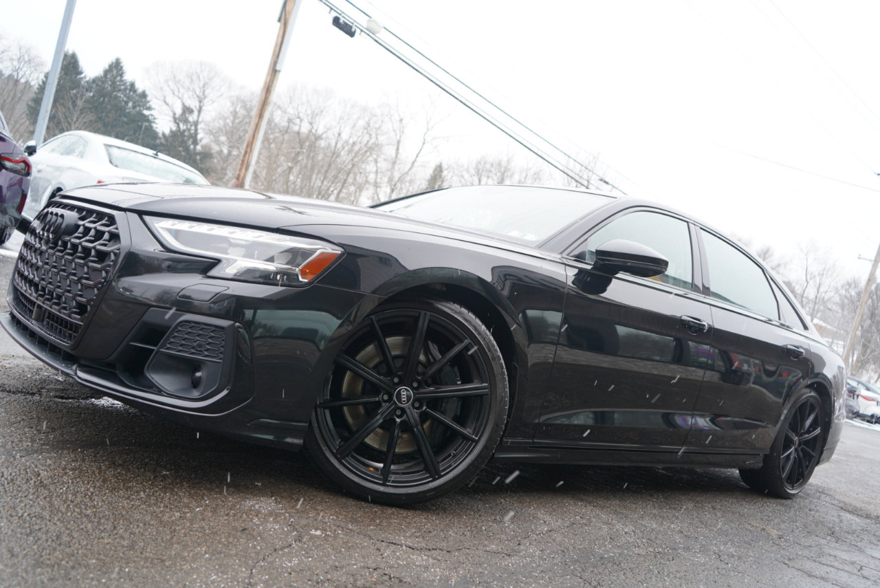 Used 2022 Audi S8 w/ S8 Comfort Plus Package image 91