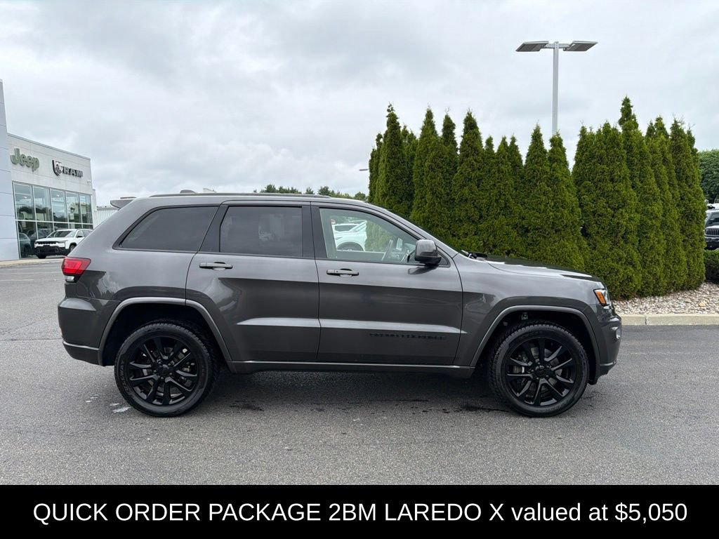 Used 2021 Jeep Grand Cherokee Laredo X AWD/4WD image 2