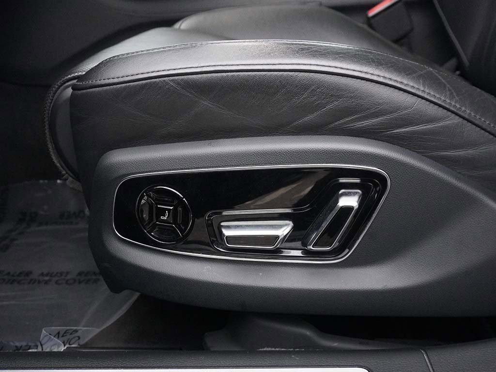 Used 2020 Audi A8 L 3.0T w/ Executive Package image 39
