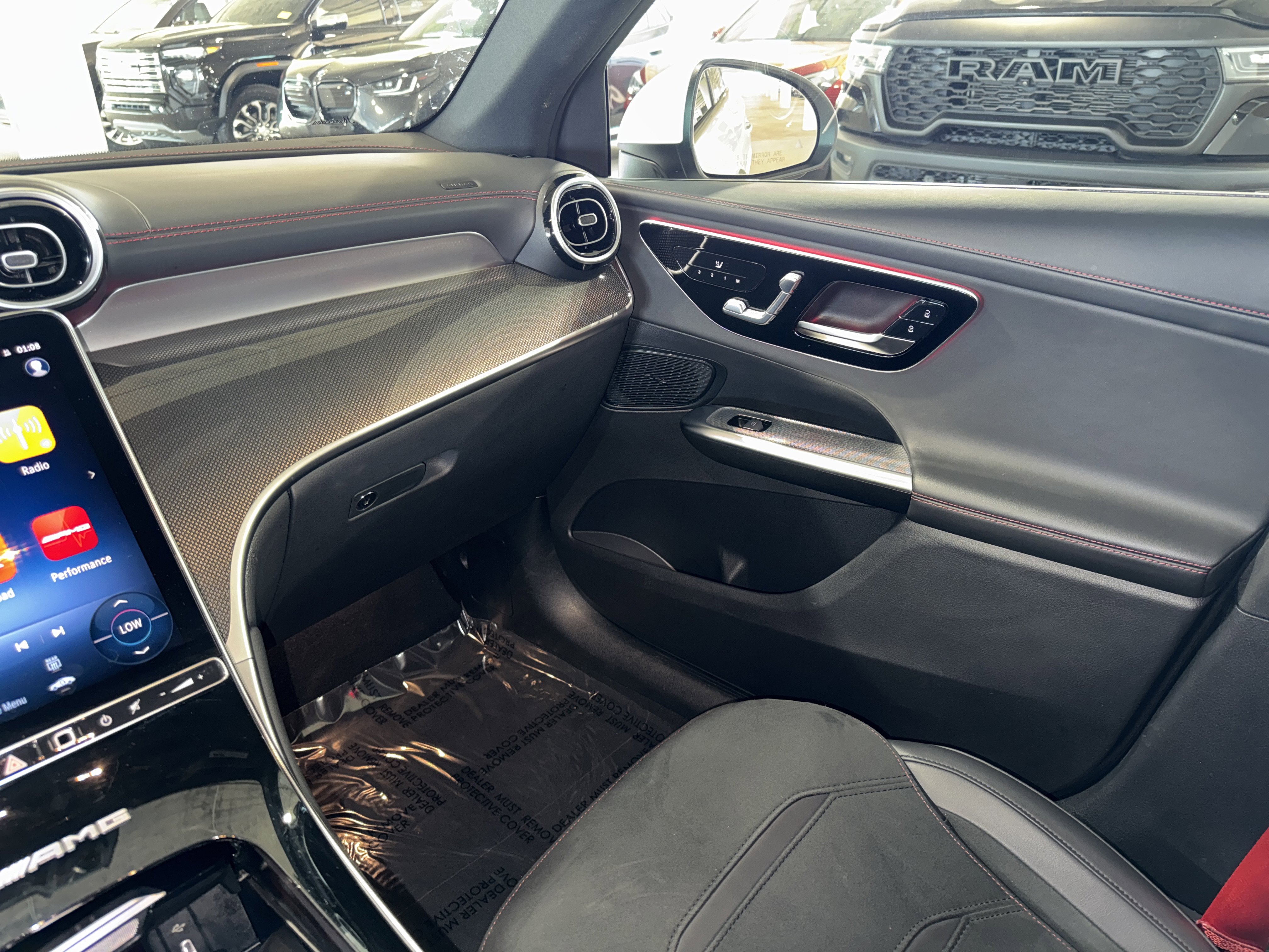 Used 2025 Mercedes-Benz GLC 43 AMG 4MATIC image 31