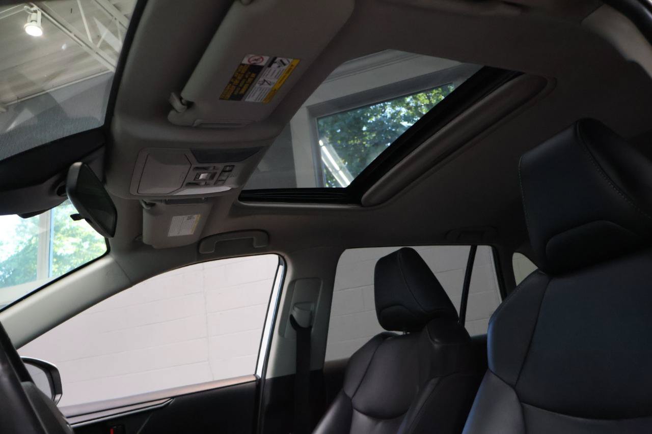 Used 2020 Toyota RAV4 XLE Premium AWD/4WD image 10