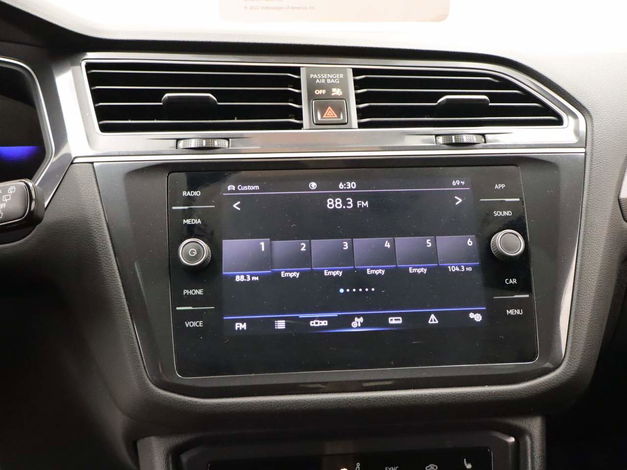 Certified 2024 Volkswagen Tiguan SE R-Line image 11