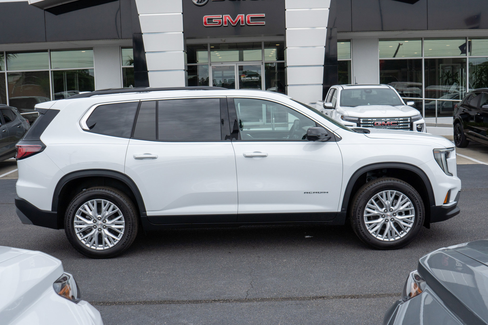 New 2026 GMC Acadia Elevation FWD video 2