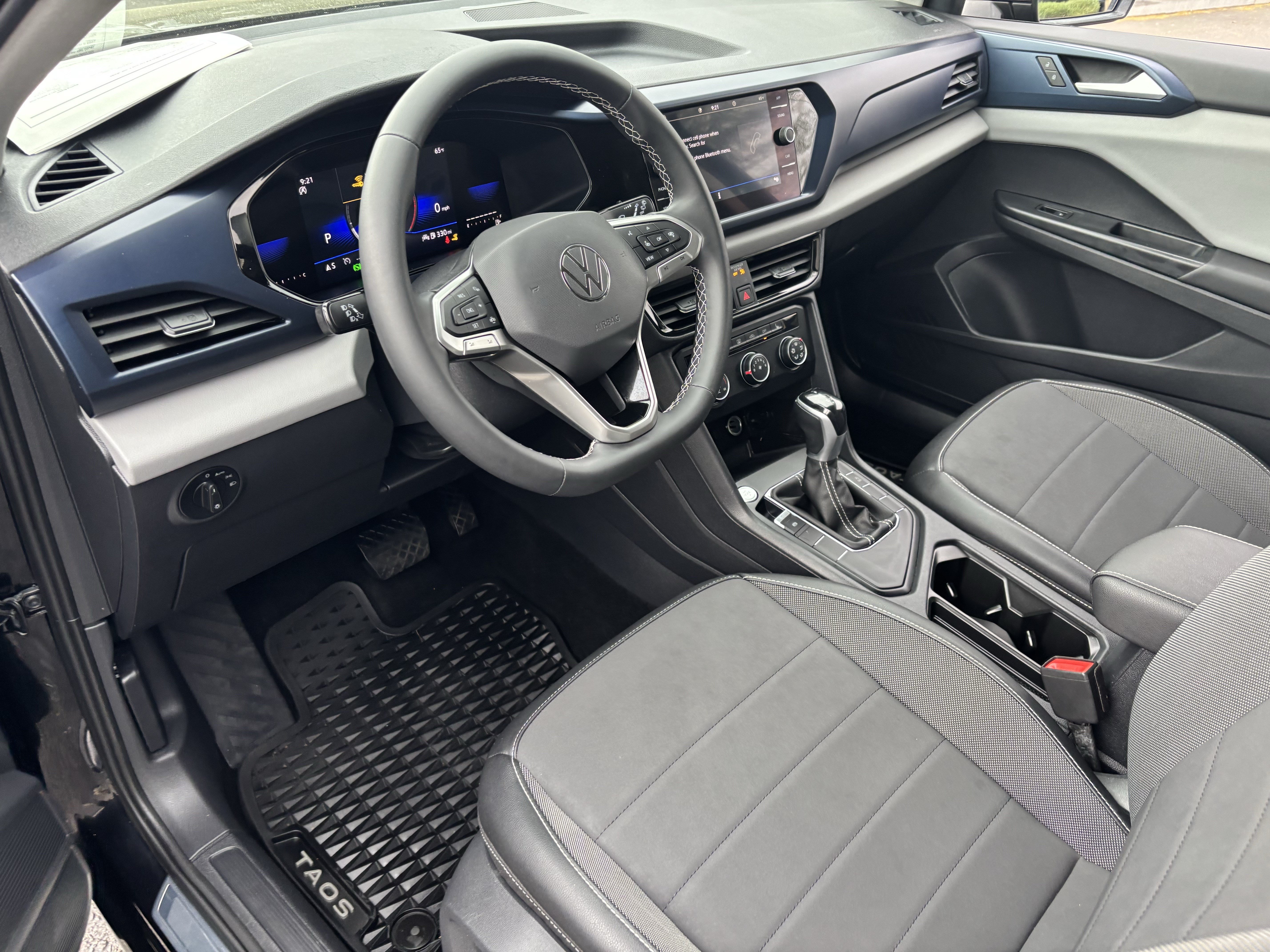 New 2026 Volkswagen Taos SE FWD image 17