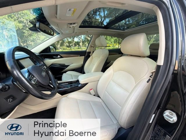 Used 2017 Kia Cadenza Technology FWD image 12