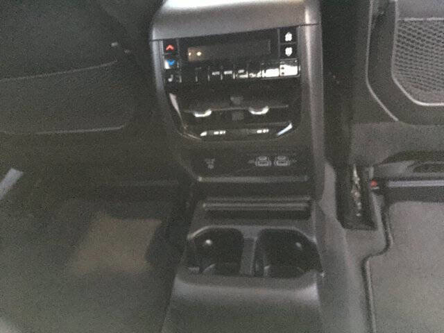 Used 2023 Jeep Grand Cherokee L Limited w/ Luxury Tech Group II image 32