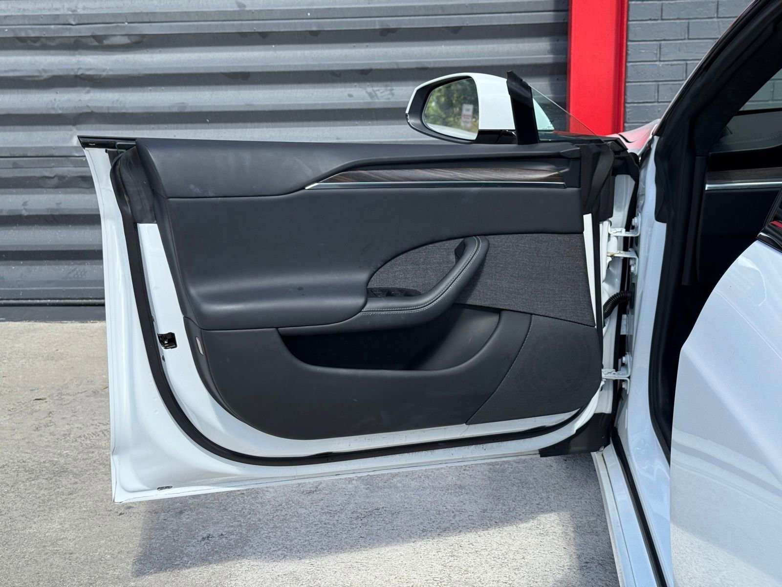 Used 2022 Tesla Model S AWD/4WD image 11
