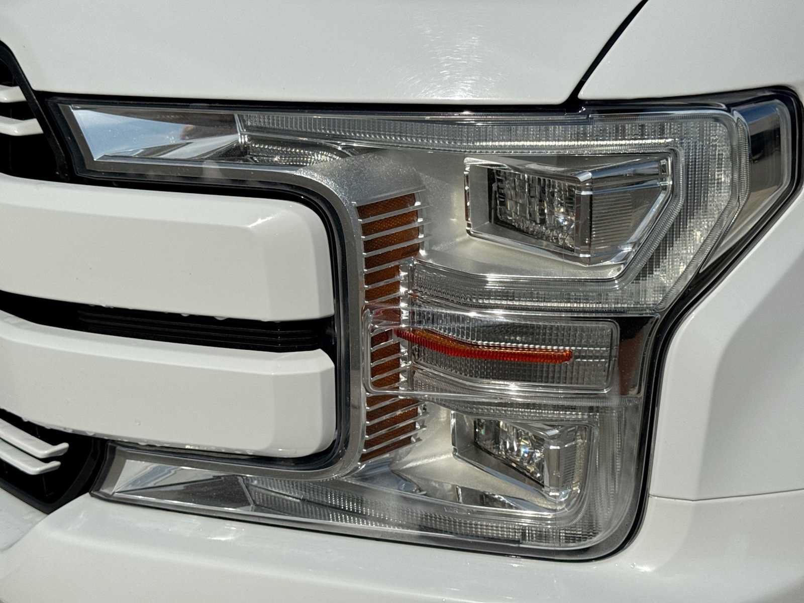 Used 2019 Ford F150 Lariat w/ Equipment Group 502A Luxury AWD/4WD image 10