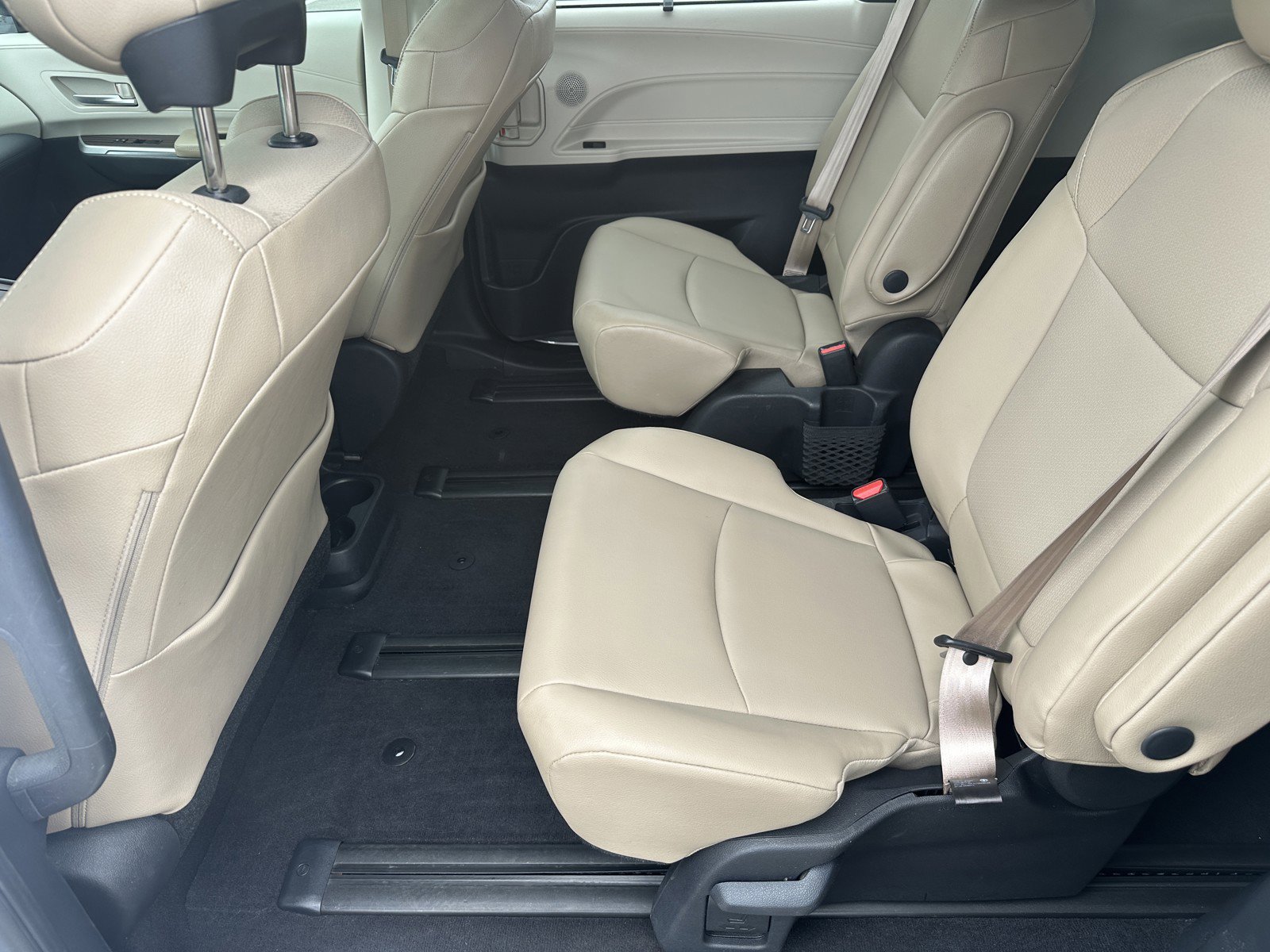 Used 2021 Toyota Sienna XLE AWD/4WD image 20