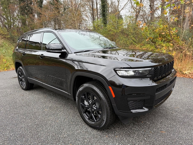 New 2025 Jeep Grand Cherokee L Altitude image 5