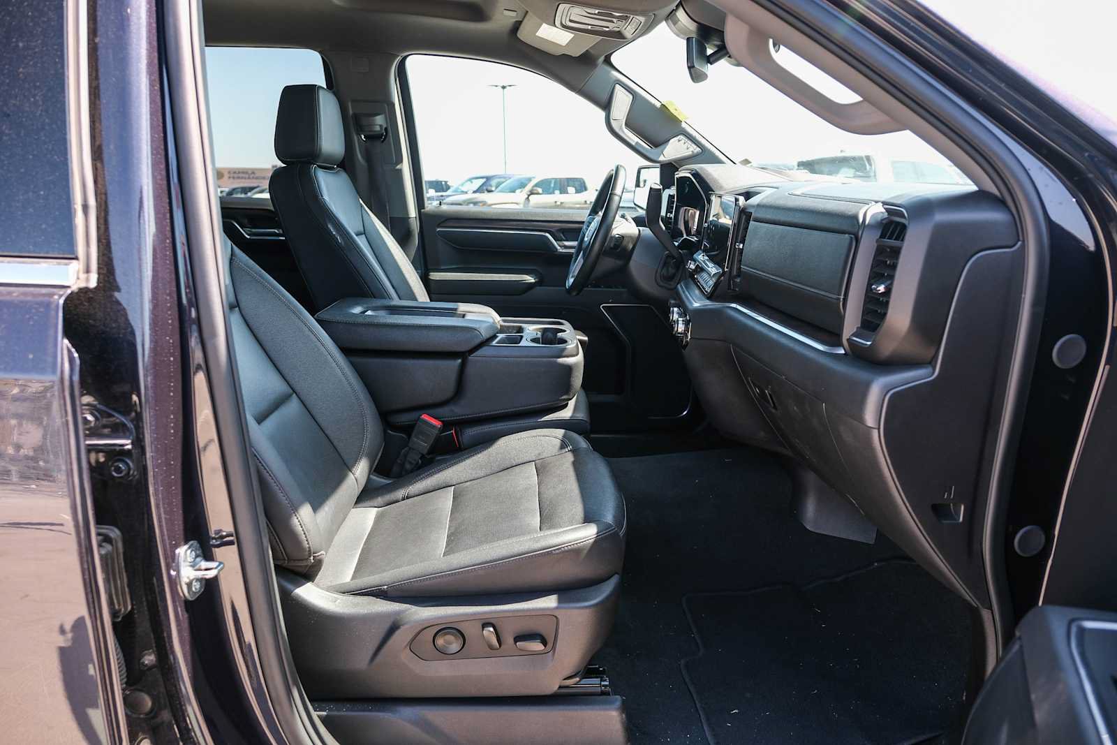 Used 2025 GMC Sierra 1500 SLT RWD image 18