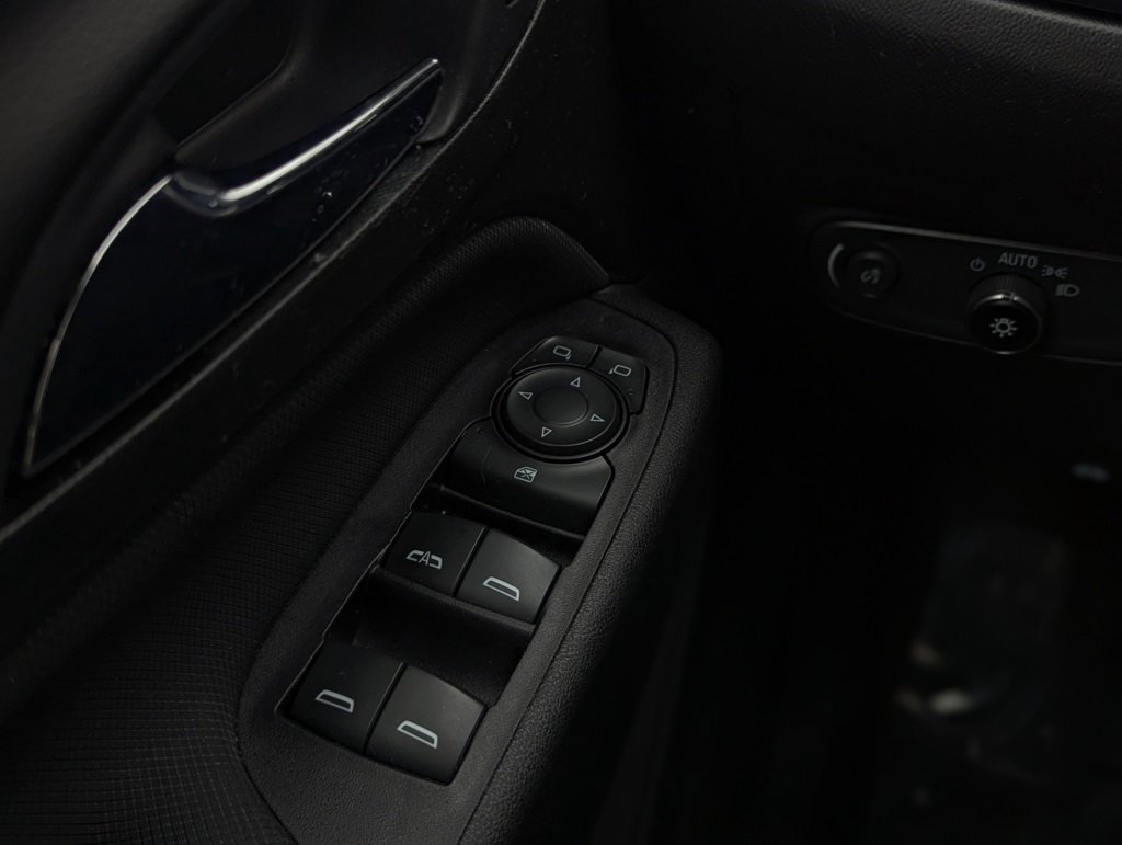 Used 2022 Chevrolet Equinox RS image 41