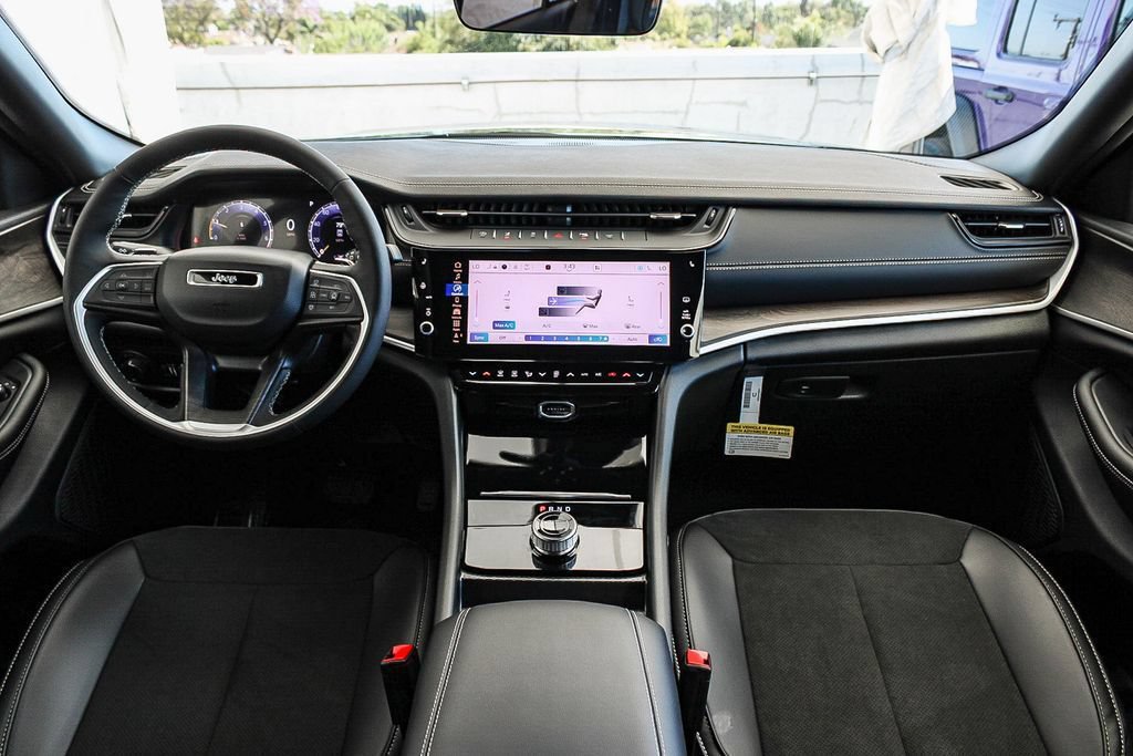New 2026 Jeep Grand Cherokee Altitude RWD image 13