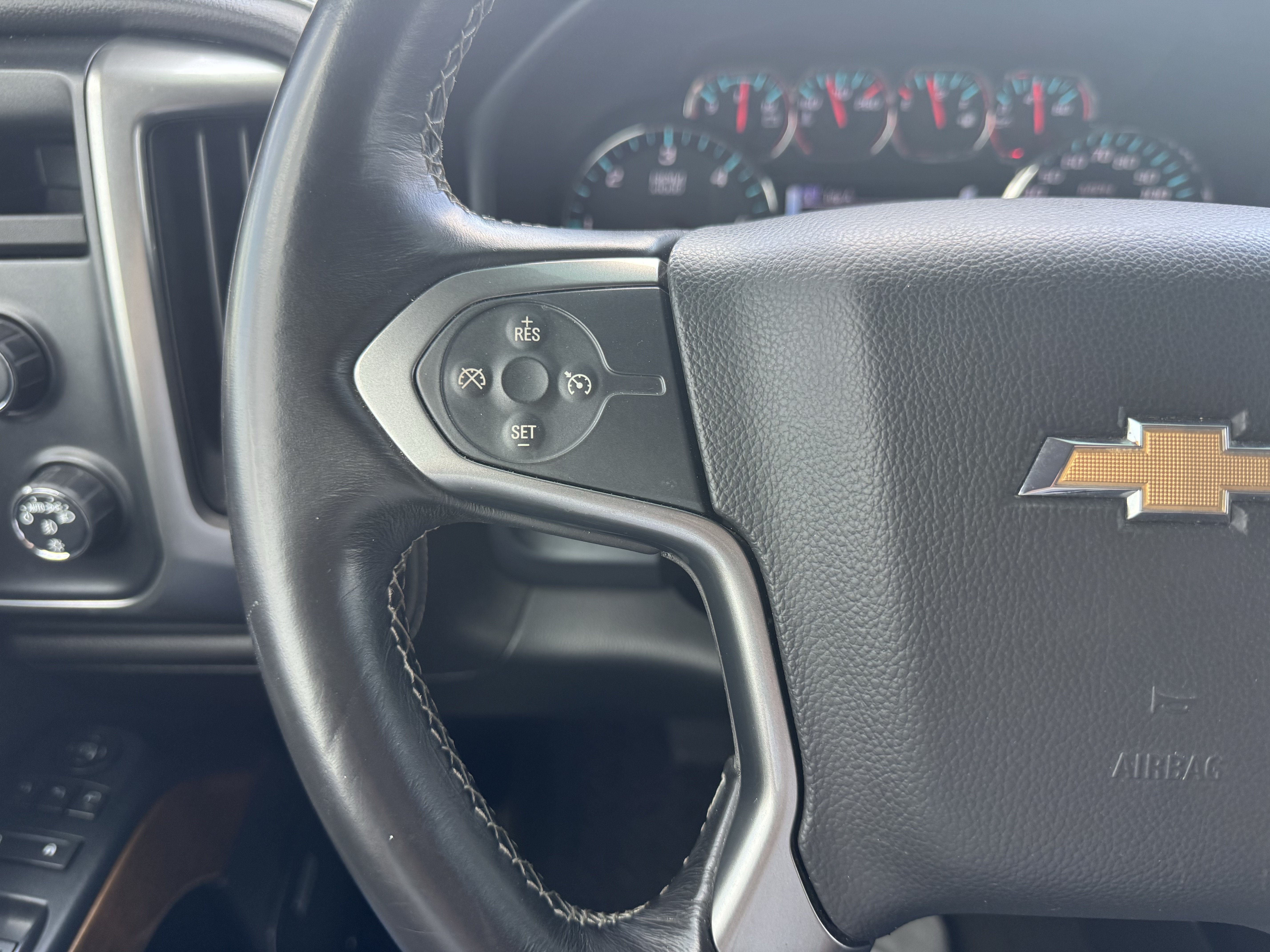 Used 2018 Chevrolet Silverado 1500 LTZ w/ Texas Edition AWD/4WD image 8