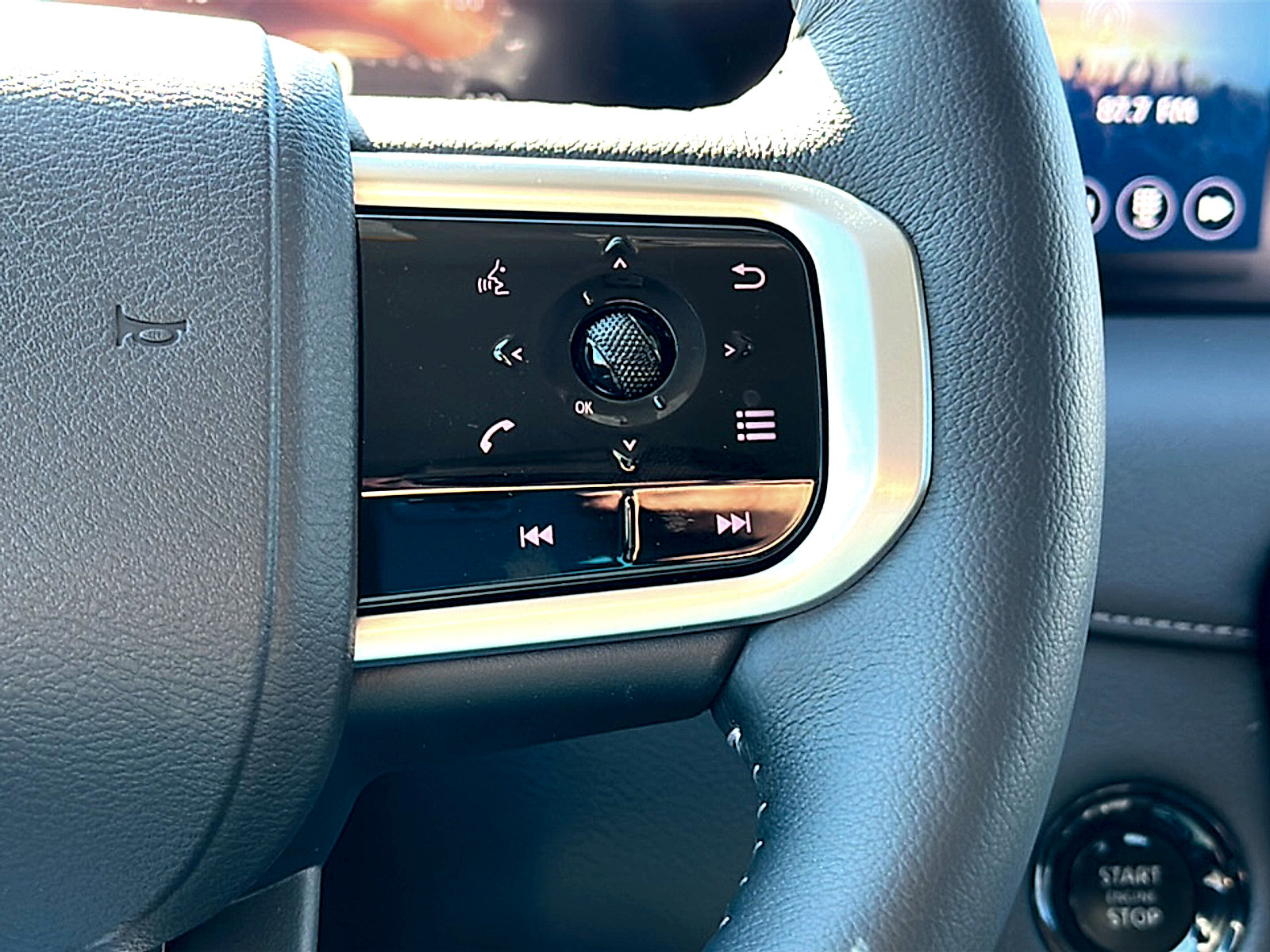 New 2025 Nissan Armada SV image 19