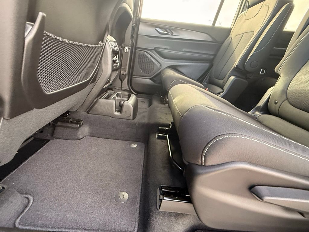 New 2026 Jeep Grand Cherokee L Laredo AWD/4WD image 27