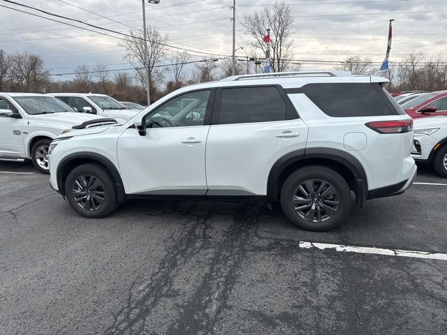 Used 2025 Nissan Pathfinder SL w/ Lighting Package (N92) image 7