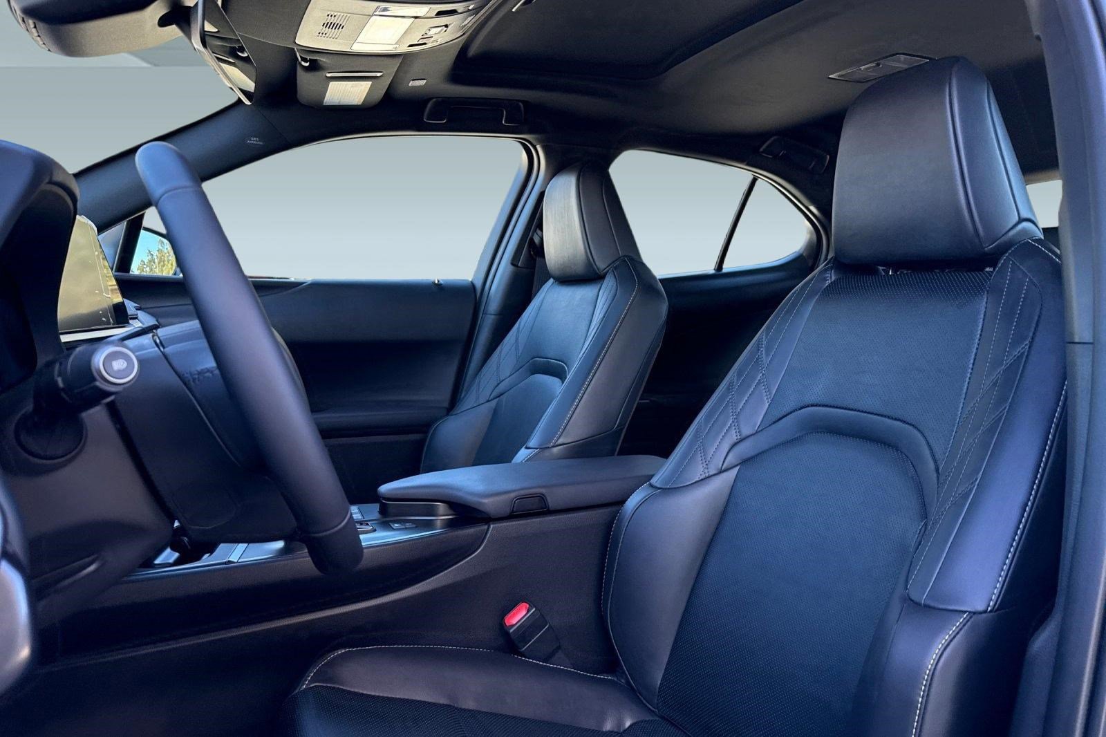 New 2026 Lexus UX 300h AWD image 5