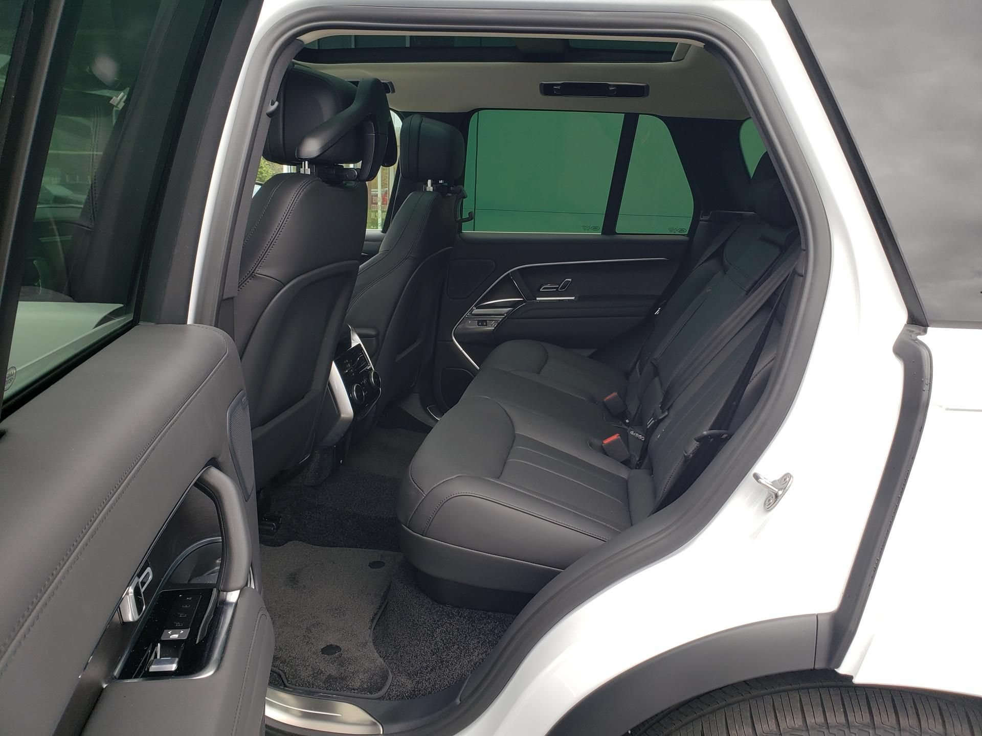 New 2026 Land Rover Range Rover SE AWD/4WD image 11