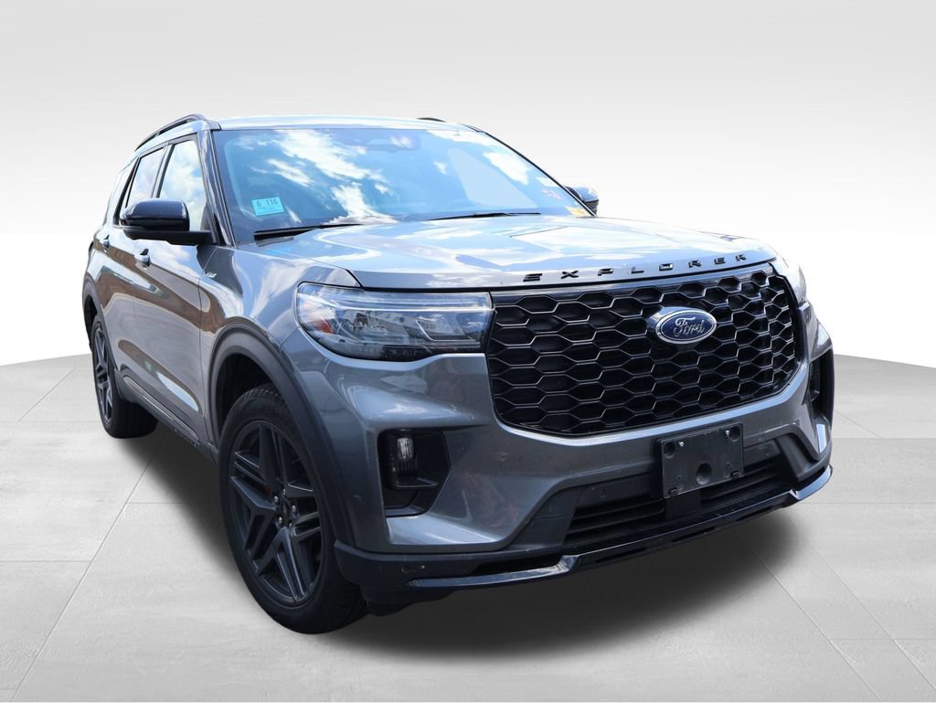 Used 2025 Ford Explorer ST-Line w/ ST-Line Street Pack AWD/4WD image 12