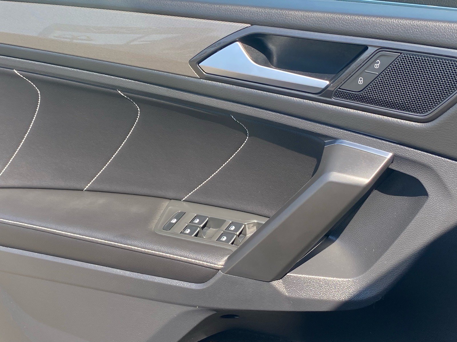 Certified 2023 Volkswagen Tiguan SE w/ Panoramic Sunroof Package FWD image 15