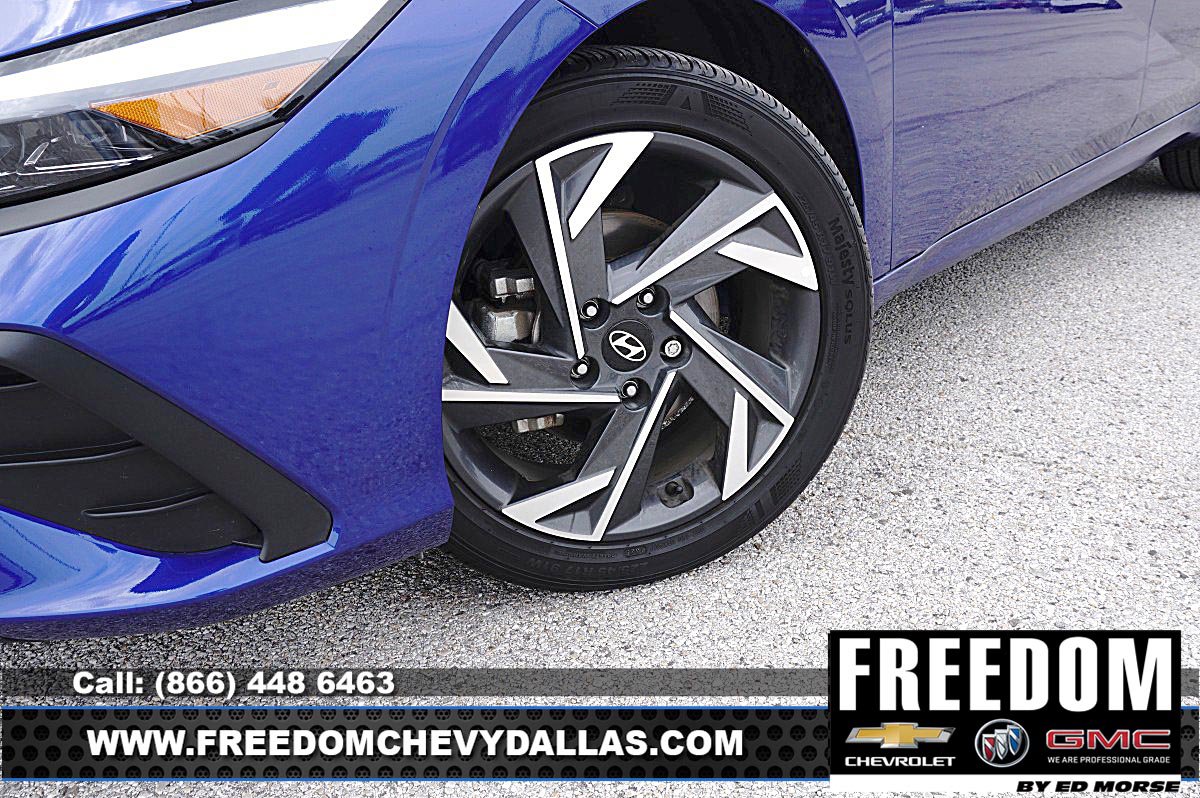 Used 2025 Hyundai Elantra Sport FWD image 41