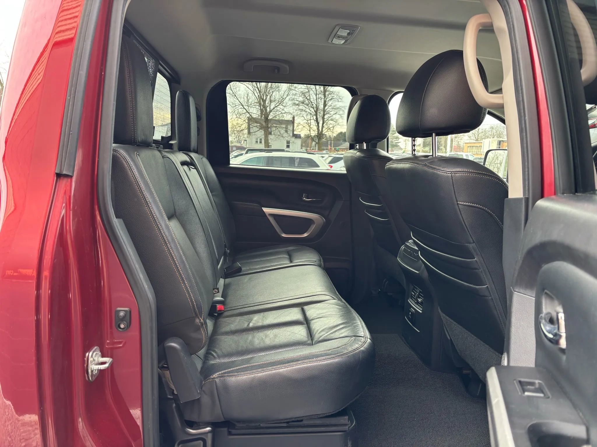 Used 2017 Nissan Titan SL w/ Chrome Package image 15