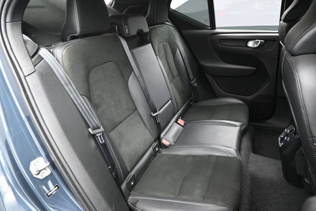 Used 2022 Volvo XC40 P8 Recharge Plus AWD/4WD image 25