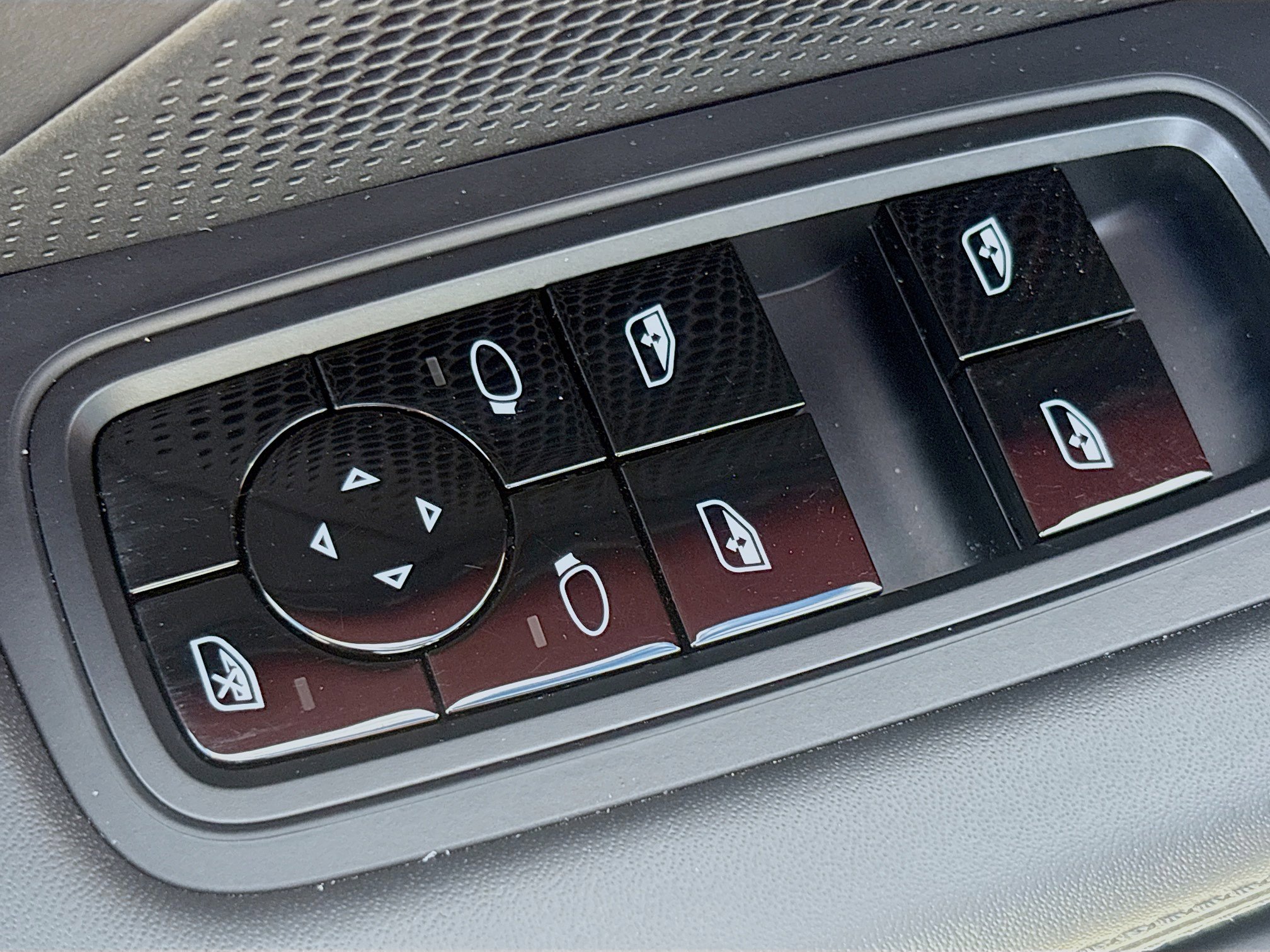 Used 2021 Porsche Taycan 4S image 25