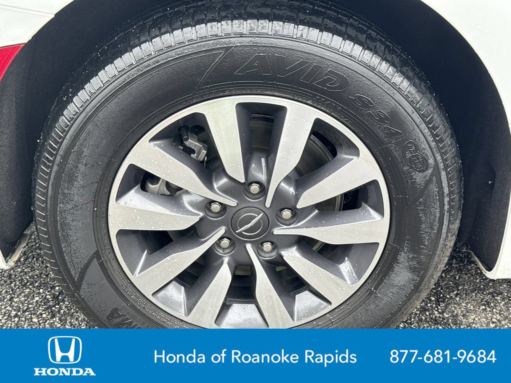 Used 2023 Chrysler Pacifica Limited FWD image 17